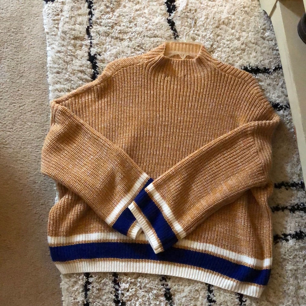 Supppper cute camel colored sweater!